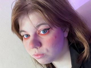 Ver a ficha detalhada de  AminaBlooms