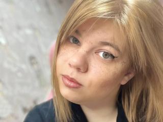 Se komplett profil för AminaBlooms