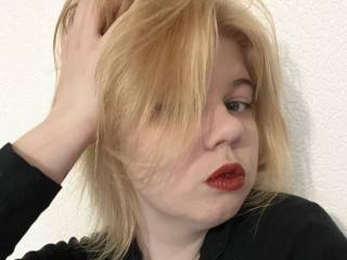 Se komplett profil för AminaBlooms