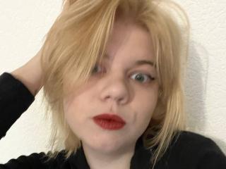 Ver la ficha detallada de AminaBlooms