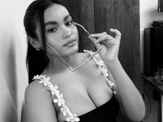 Ver a ficha detalhada de  MiiaPalmer