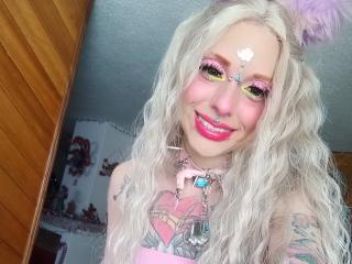 Se komplett profil för BABYUNICORN420