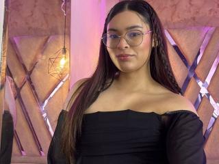 Se komplett profil för IsaDoux