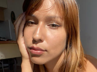 Se komplett profil för KiaraHernandezX