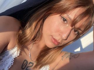 Se komplett profil för KiaraHernandezX