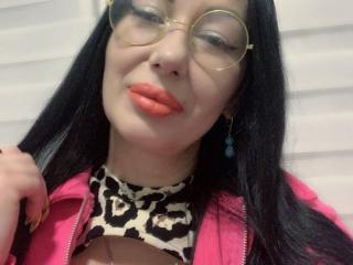 Se komplett profil för MirandaHott69