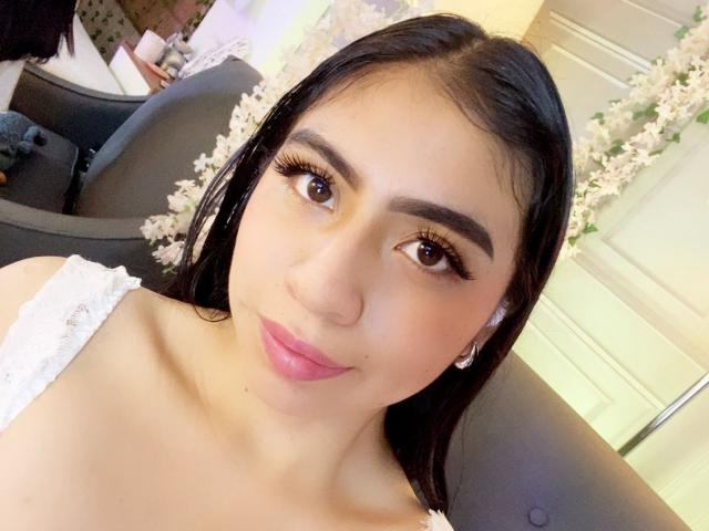 ZoeRedds - Live porn &amp; sex cam - 28783037