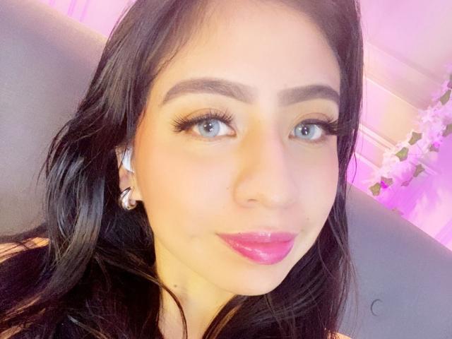 ZoeRedds - Live porn &amp; sex cam - 28783121