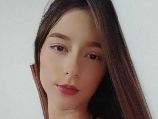 Detaillierten Steckbrief von ElyraBloom ansehen