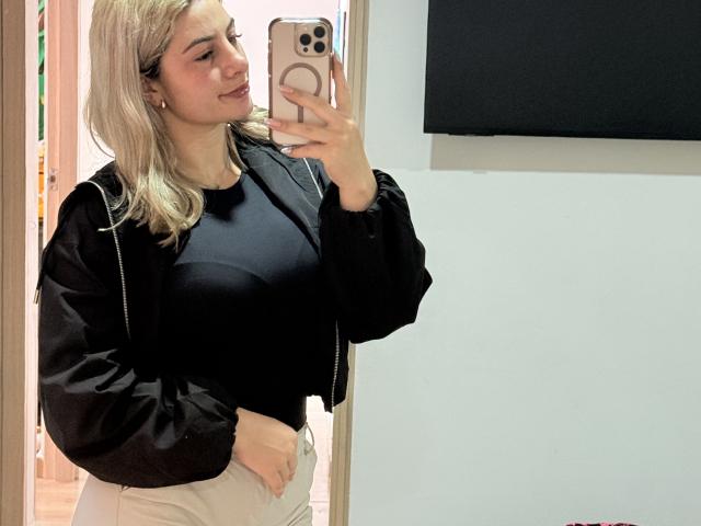 AtheneaRossi - Live porn &amp; sex cam - 28789169