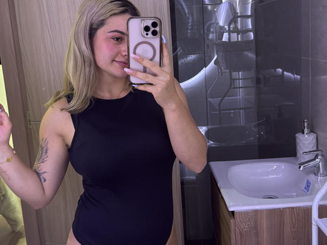 AtheneaRossi - Sexe cam en vivo - 28789181