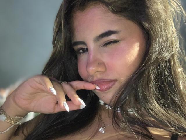 CelesteMorel - Live sex cam - 28790159