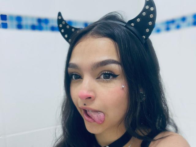 MarietteJones - Live sex cam - 28790225