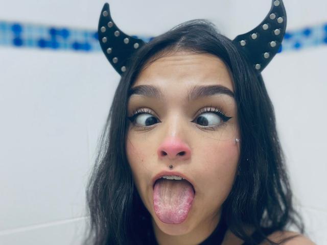 MarietteJones - Live sex cam - 28790240