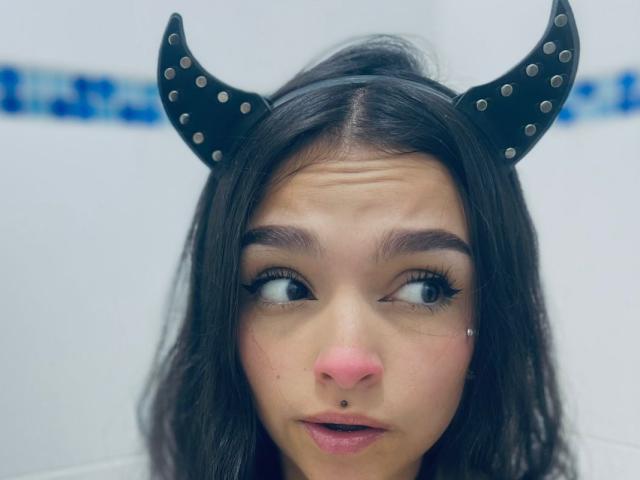 MarietteJones - Live sex cam - 28790279