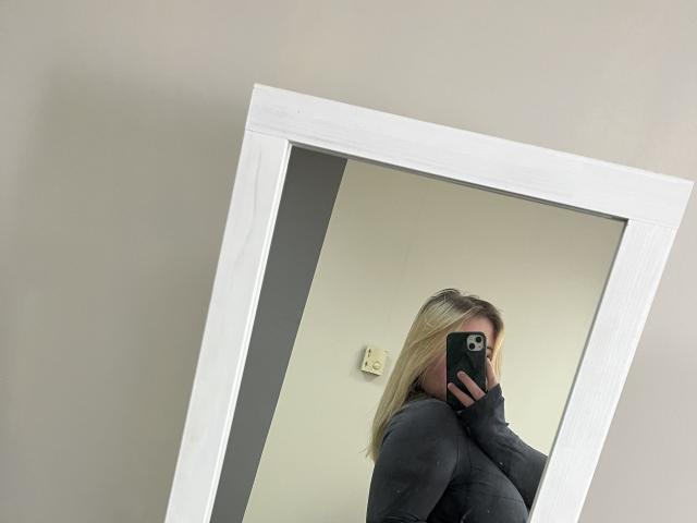 DiLaria - Porno na żywo i seks kamera - 28792430