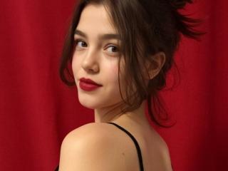 LariEllaの詳細情報を見る