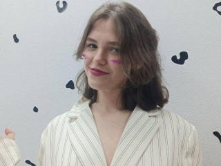 LariEllaの詳細情報を見る