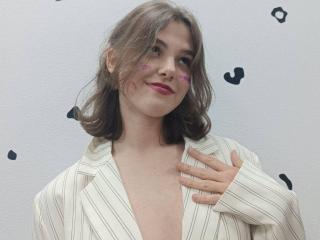 LariEllaの詳細情報を見る