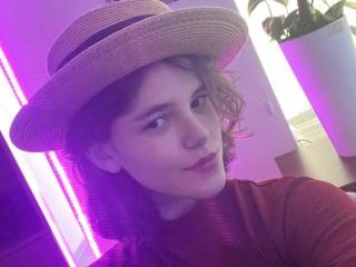 LariEllaの詳細情報を見る