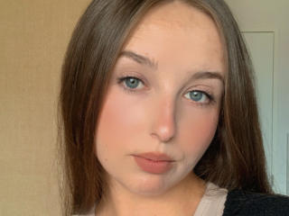 Ver la ficha detallada de CharlotteXGold