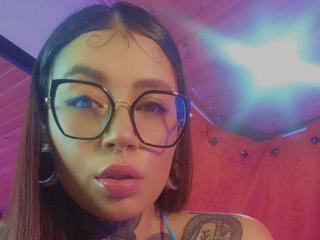 AmberKellerの詳細情報を見る