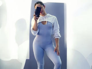 查看HayleeWaner的详细信息