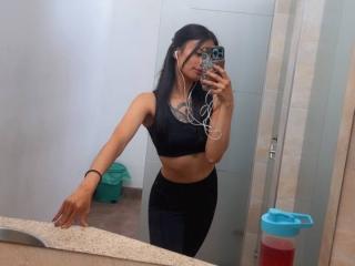 查看NiaWhitee的详细信息