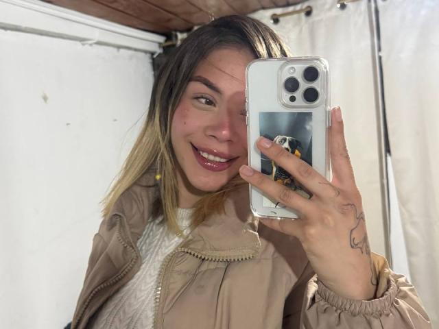 EmmaRiveraa - Live sexe cam - 28802744