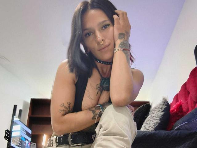 AmelieBlake - Live sexe cam - 28802975