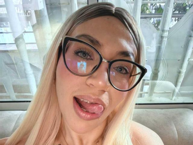 CamilleJuicyHot - Live porn &amp; sex cam - 28804010
