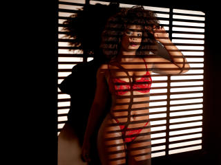 Prikaži popoln profil modela TyannaEve