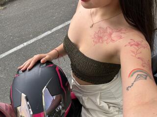 Prikaži popoln profil modela AlisonTatcher