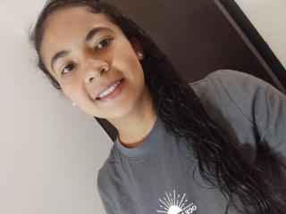 Prikaži popoln profil modela CanelaaSwett