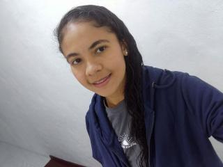 Prikaži popoln profil modela CanelaaSwett