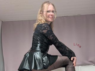 Prikaži popoln profil modela HeisseLina-hot