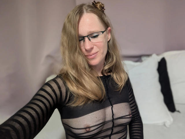 HeisseLina-hot - Live sex cam - 28812467
