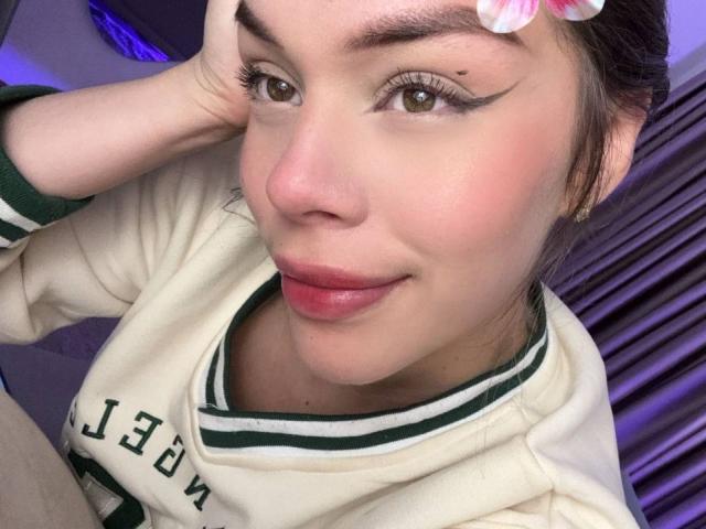 EmmaRiveraa - Live sexe cam - 28812695