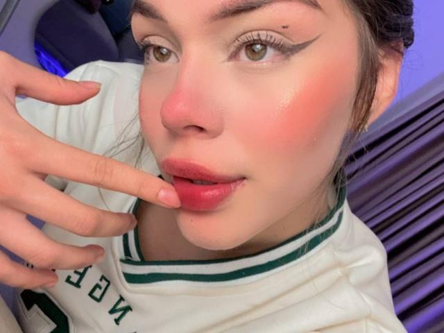 EmmaRiveraa - Live sexe cam - 28812704