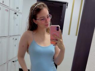 Prikaži popoln profil modela AmbeerWood