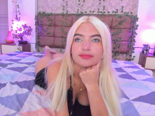 SabrinaColle - Élő pornó és szexkamera - 28813883