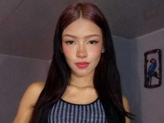 Prikaži popoln profil modela IvorySelene