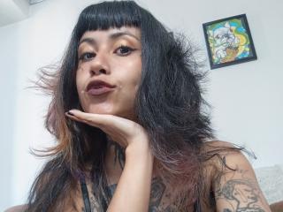 Prikaži popoln profil modela NyxVega