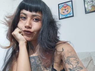 Prikaži popoln profil modela NyxVega