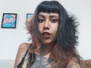 Prikaži popoln profil modela NyxVega