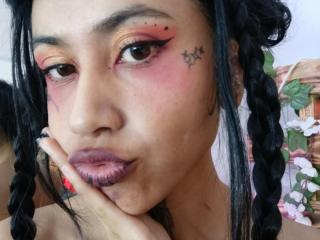 Prikaži popoln profil modela NyxVega