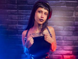 Prikaži popoln profil modela NyxVega