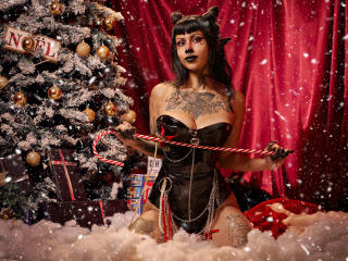 Prikaži popoln profil modela NyxVega