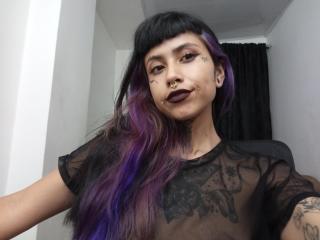 Prikaži popoln profil modela NyxVega