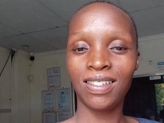 Prikaži popoln profil modela YoguetaLips